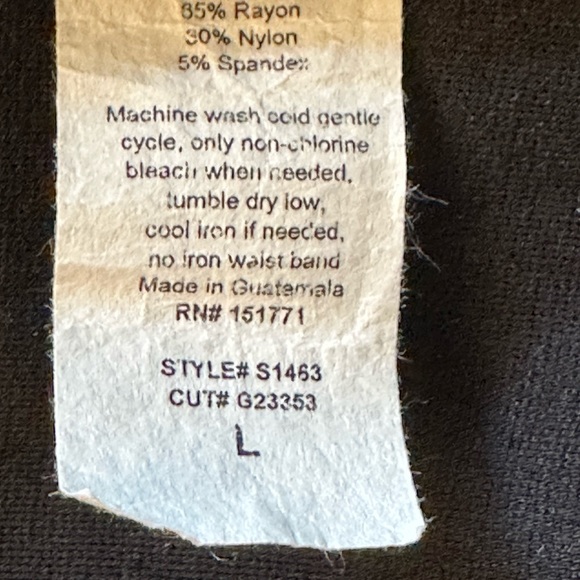 Black skirt - Picture 3 of 5